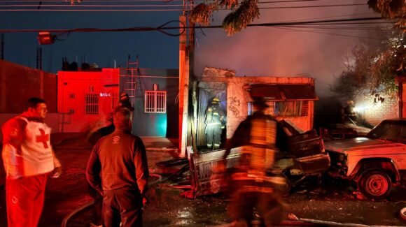 Se incendia domicilio y explota un tanque de gas en la colonia Bugambilias de Culiacán, Sinaloa; no hay heridos