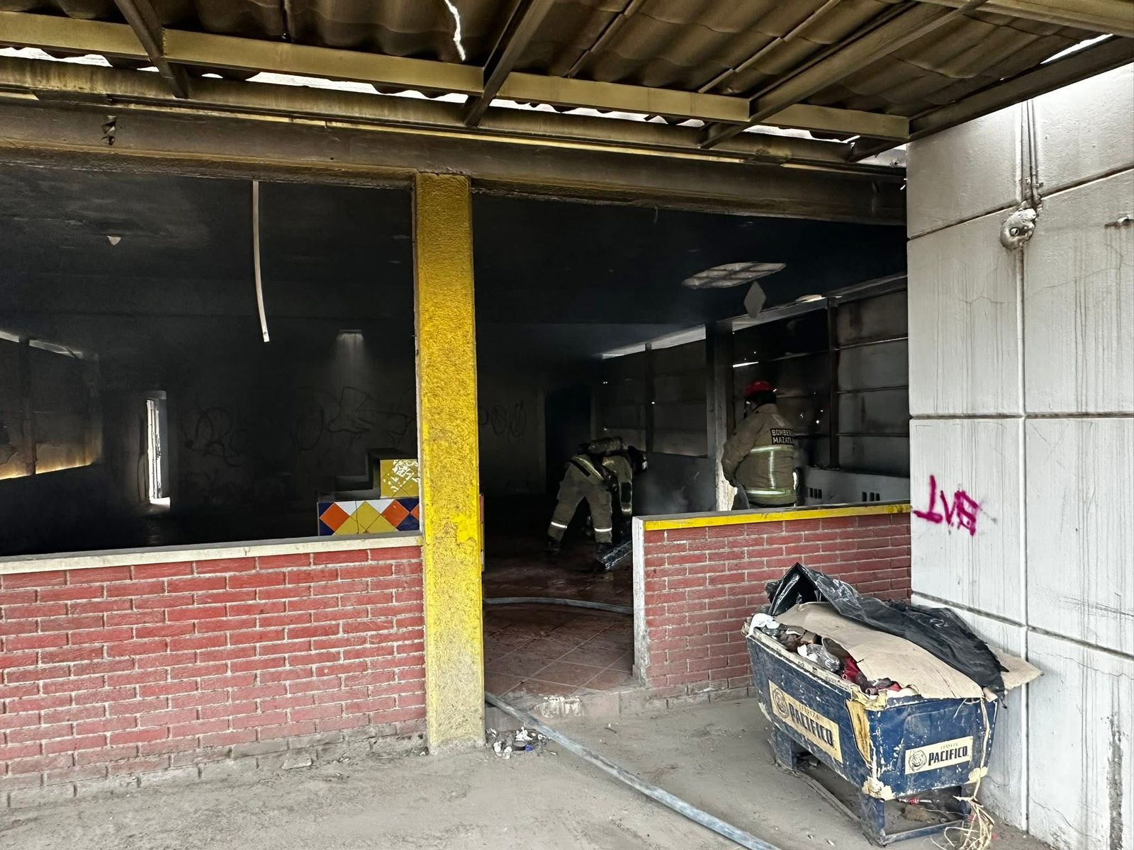 Incendio en establecimiento de Mazatlán, Sinaloa