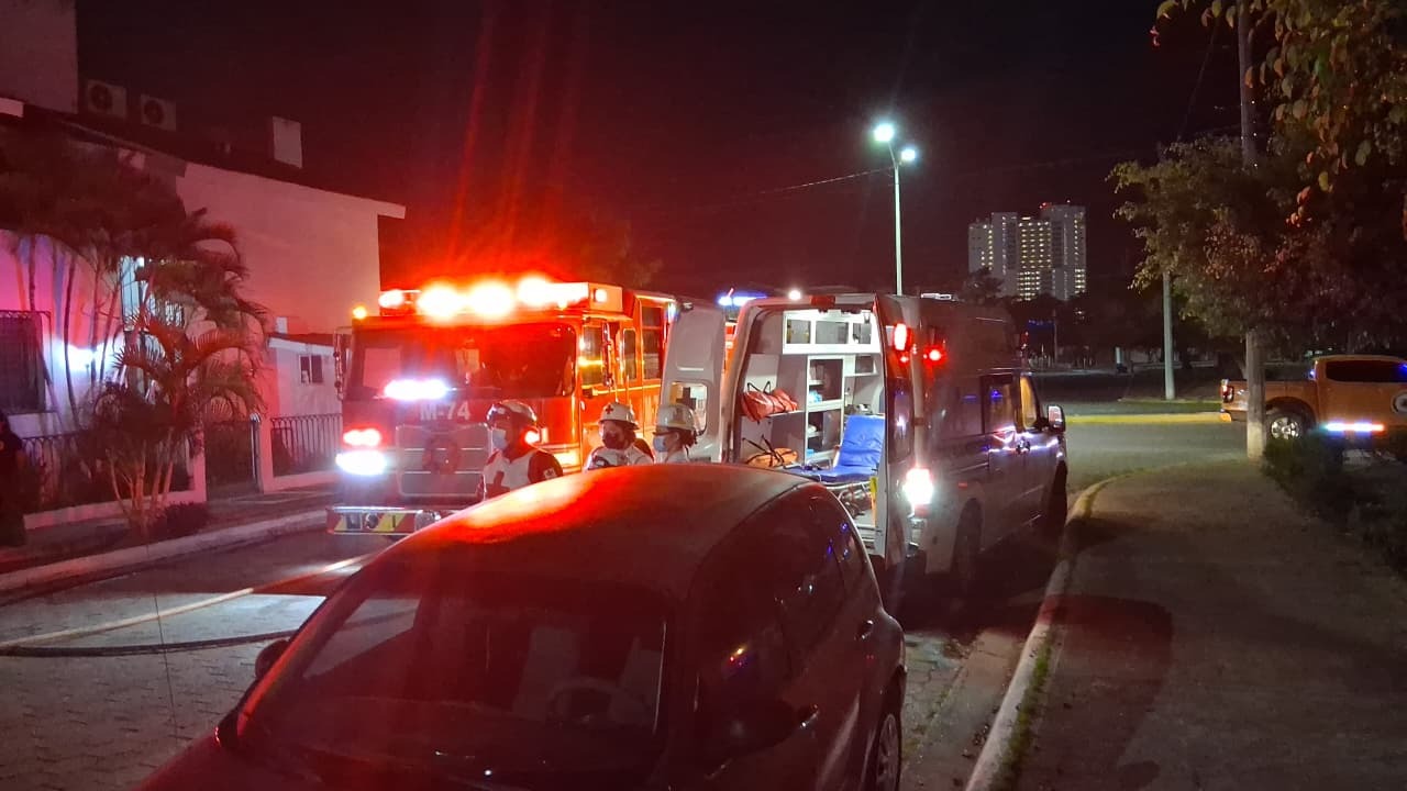 Incendio en vivienda del fraccionamiento Lomas de Mazatlán