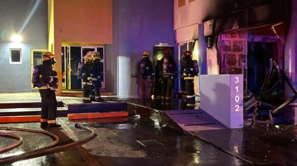Reportan la quema intencional de tienda de uniformes de un jardín de niño en el fraccionamiento Horizontes de Culiacán, Sinaloa