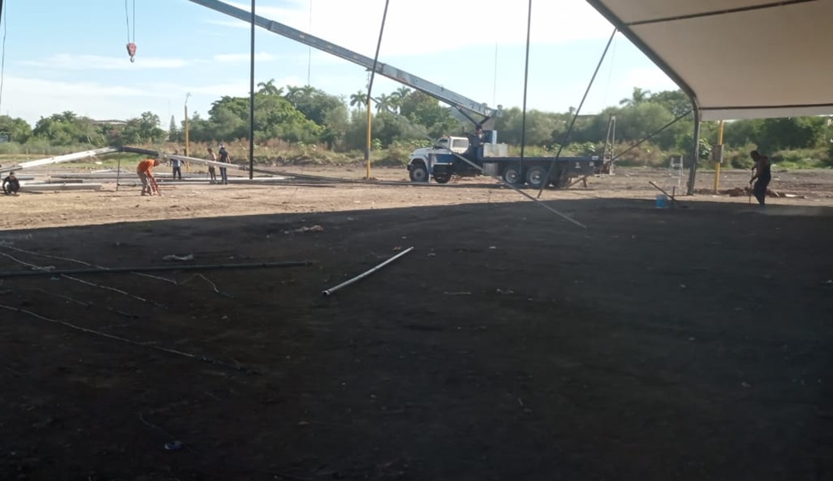 Arman megacarpa donde se instalará la Verbena Navideña, en Los Mochis