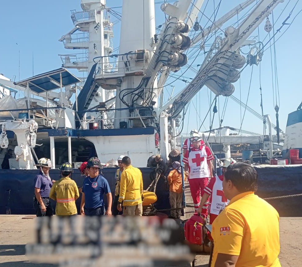 Atiende Marina emergencia por intoxicación en barco atunero en Mazatlán