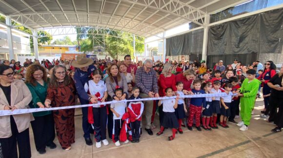 Entrega Rocha techumbre y barda perimetral en la primaria Gral. Álvaro Obregón, en Culiacán, Sinaloa