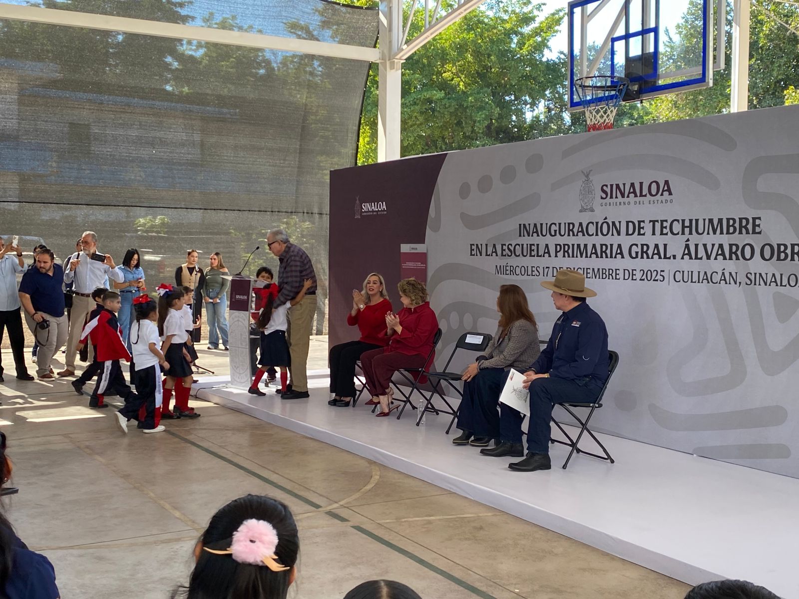 Entrega Rocha techumbre y barda perimetral en la primaria Gral. Álvaro Obregón, en Culiacán, Sinaloa