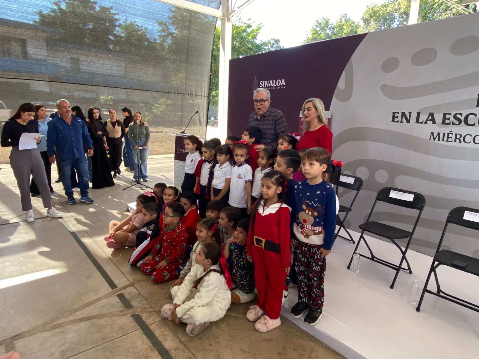 Entrega Rocha techumbre y barda perimetral en la primaria Gral. Álvaro Obregón, en Culiacán, Sinaloa