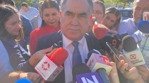 Universitarios inconformes y directivos de la UAS sostuvieron reunión ante presencia del Gobierno Federal