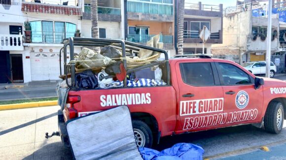 Refuerzan limpieza y prevención en playas de Mazatlán, Sinaloa para proteger a visitantes