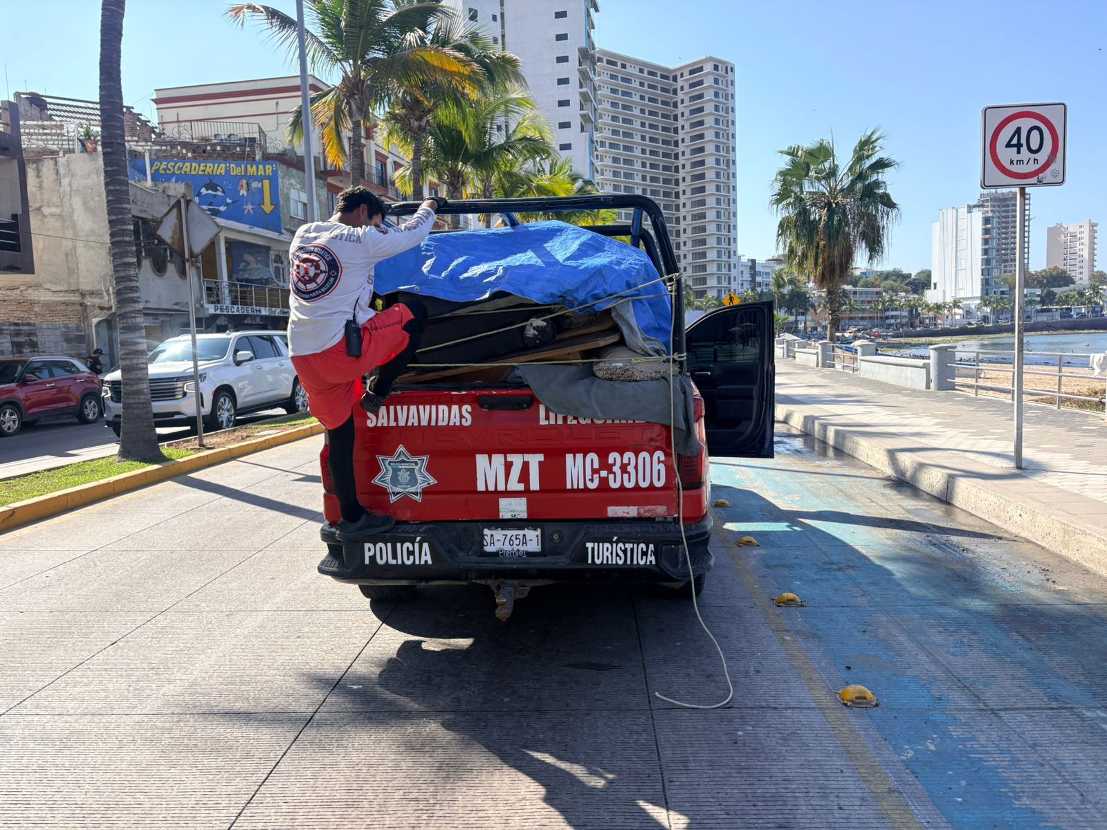 Realizan jornada de limpieza en Playa Norte, en Mazatlán