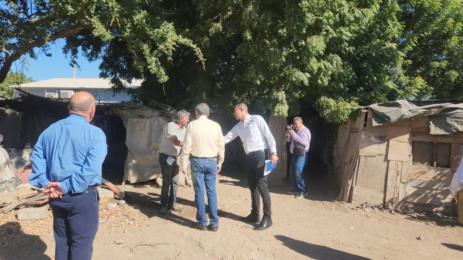 La CEDH recorre cuarterías de Ruiz Cortines, Guasave