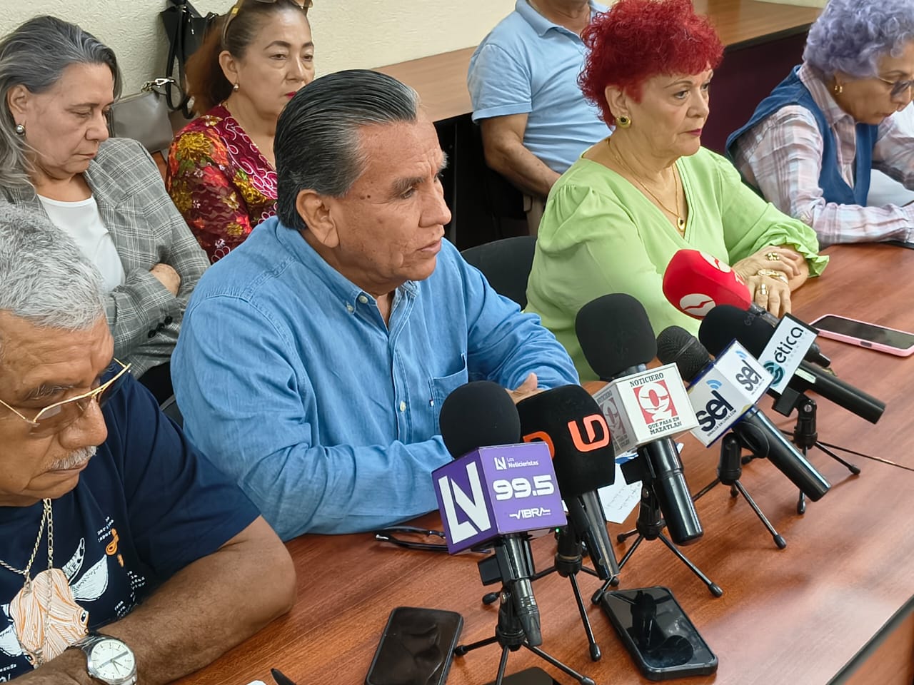 Jubilados de la UAS respaldan gestiones para que aguinaldo se cubra a tiempo