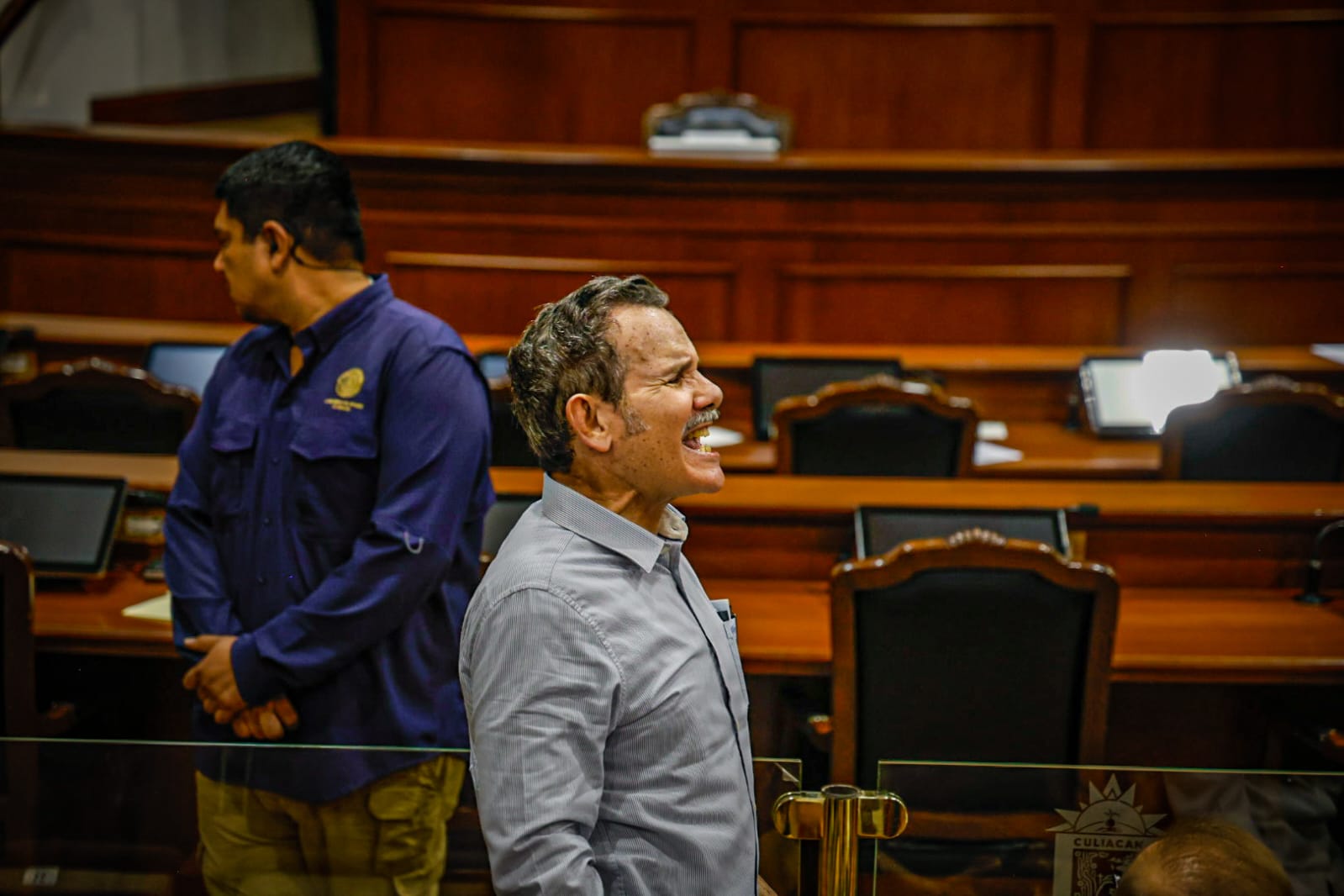 Jubilados de la UAS protestan el Congreso de Sinaloa
