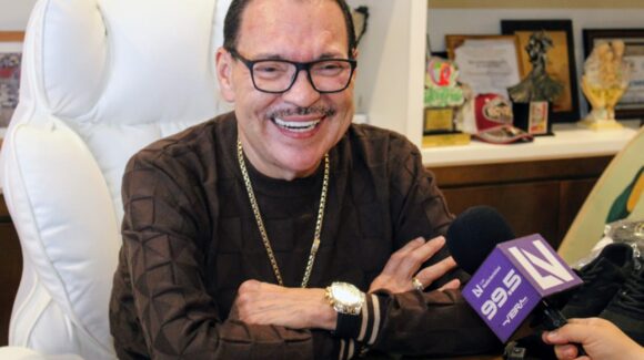 Julio Preciado se convertirá en Santa Claus y llevará regalos y cenas navideñas a colonias vulnerables de Mazatlán