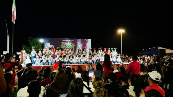 La magia de la Navidad se vive en Badiraguato, Sinaloa con el festival escolar navideño
