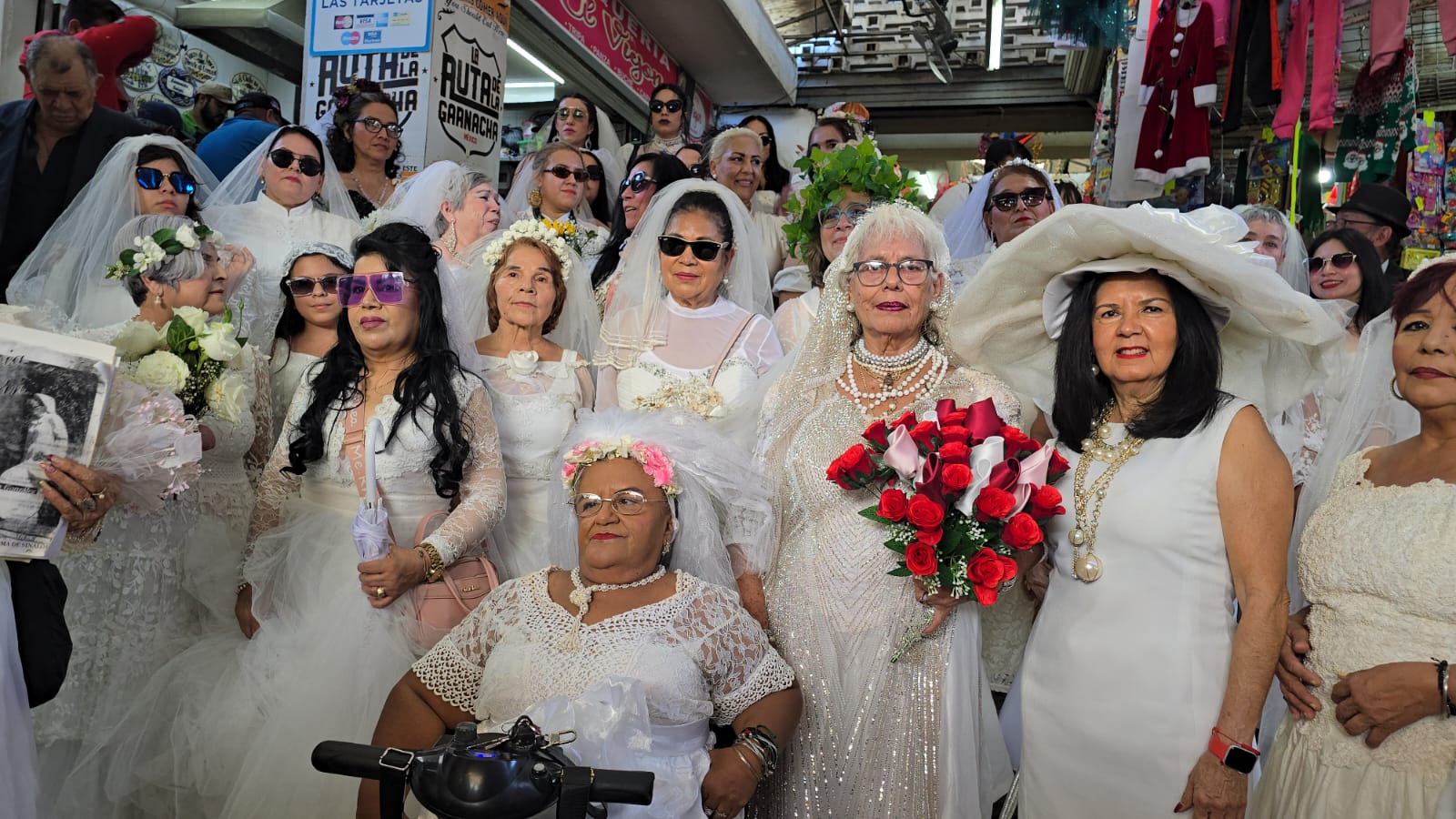 Las Novias de Culiacán recorren el centro de la ciudad