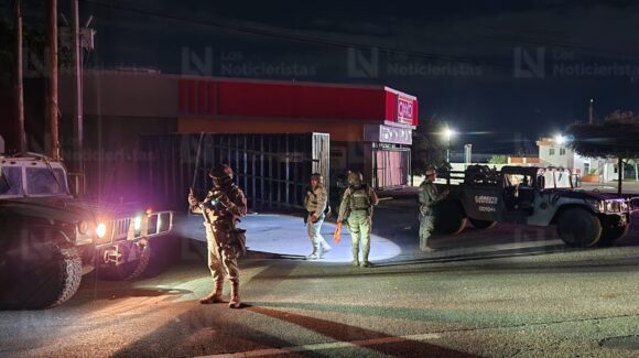 Ejecutado y encobijado localizan el cuerpo de un hombre sobre la carretera Culiacán-Eldorado, en Sinaloa