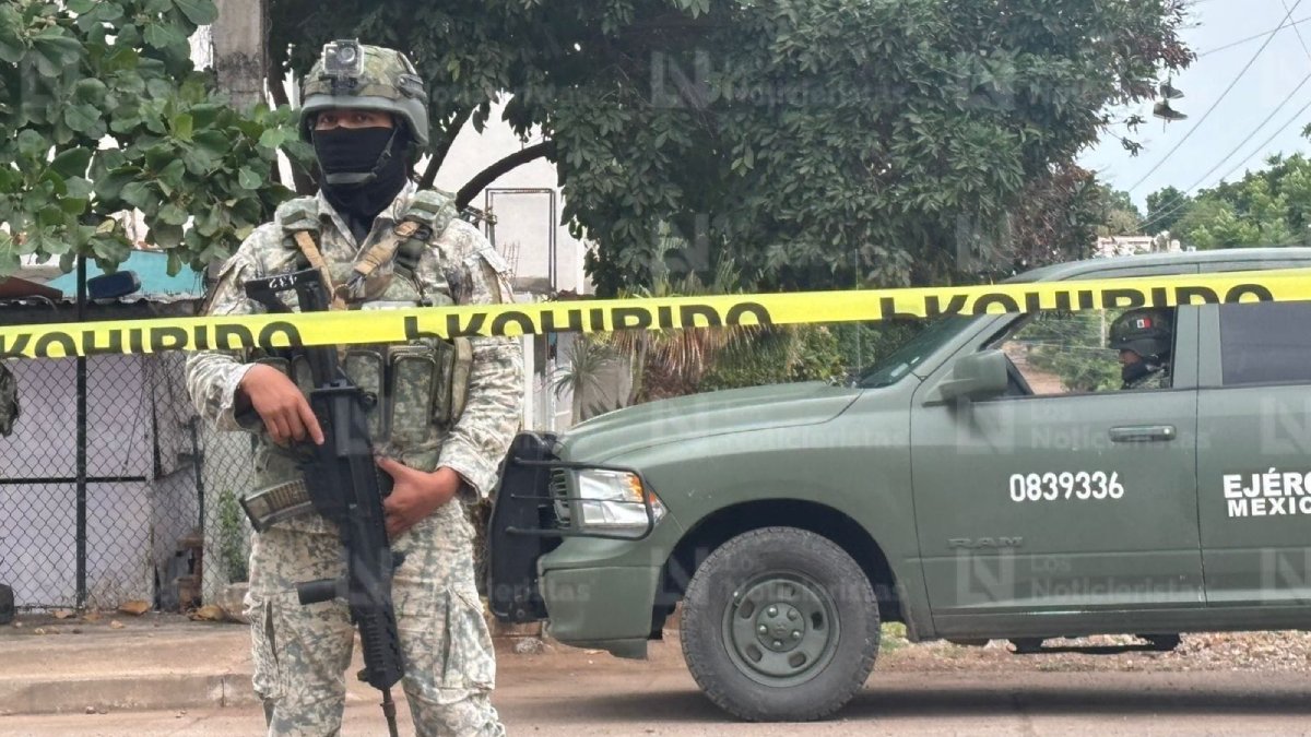 localizan un cuerpo envuelto en bolsas negras en la colonia libertad de culiacan militar