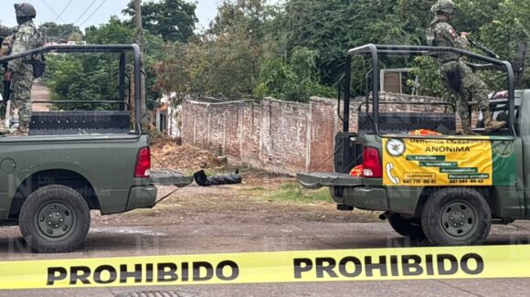 Localizan un cuerpo envuelto en bolsas negras en la colonia Libertad de Culiacán, Sinaloa