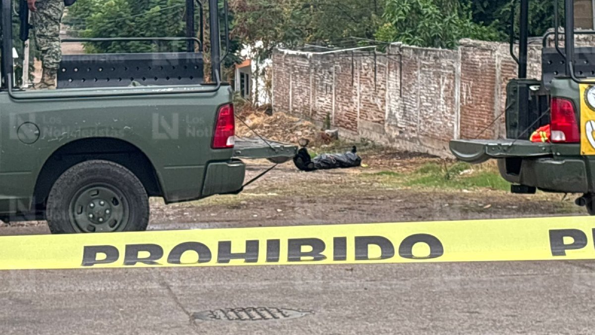 localizan un cuerpo envuelto en bolsas negras en la colonia libertad de culiacan