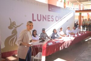 Lunes Cívico en la Primaria General Ángel Flores de Mazatlán