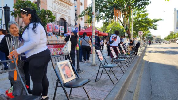 Sabuesos Guerreras lleva a cabo “Silla Vacía”, en la Catedral de Culiacán, Sinaloa; llamado silencioso para no olvidar a los desaparecidos