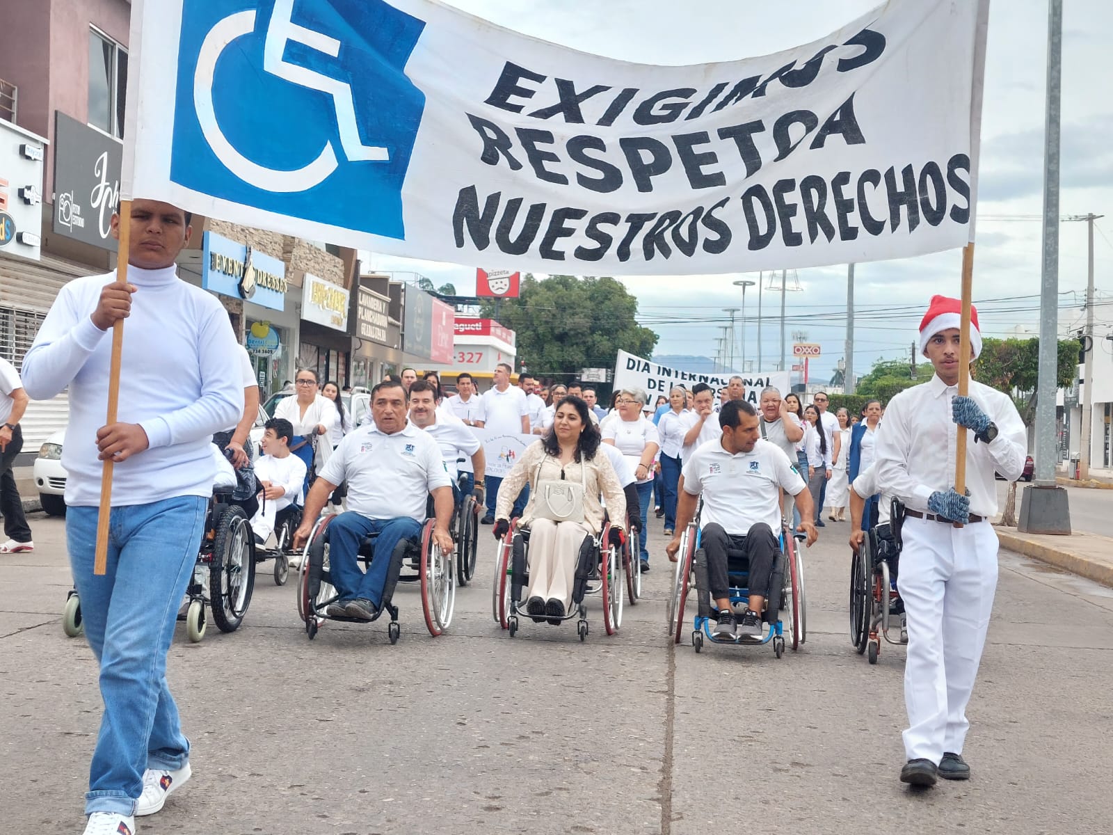 Marchan en Guamúchil por el Día Internacional de las Personas con Discapacidad