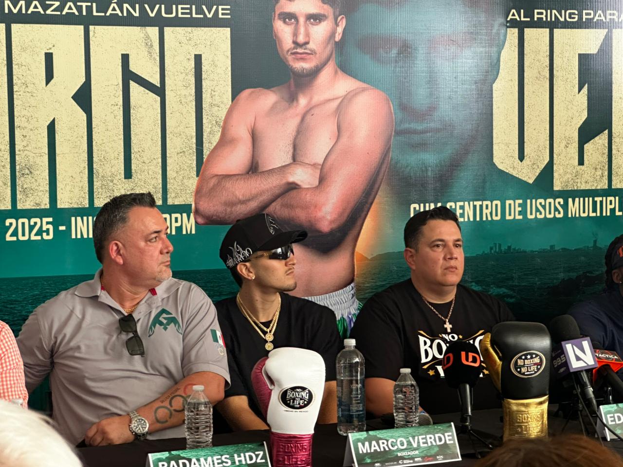 Marco Verde y Raphael Igbokwe en rueda de prensa en Mazatlán