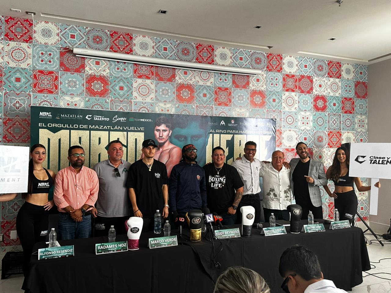 Marco Verde y Raphael Igbokwe en rueda de prensa en Mazatlán