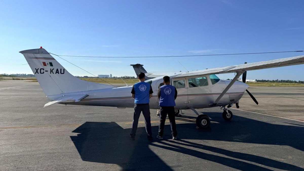 Personal de la ONU en avioneta