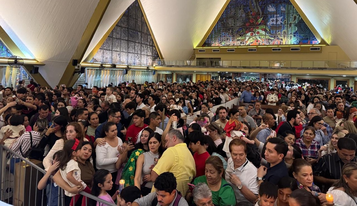 Feligreses abarrotan La Lomita por el Día de la Virgen de Guadalupe en Culiacán