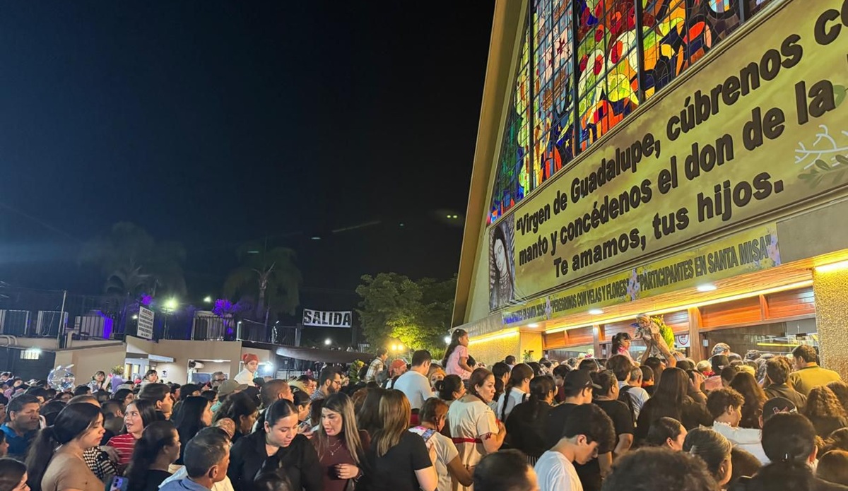 Feligreses abarrotan La Lomita por el Día de la Virgen de Guadalupe en Culiacán