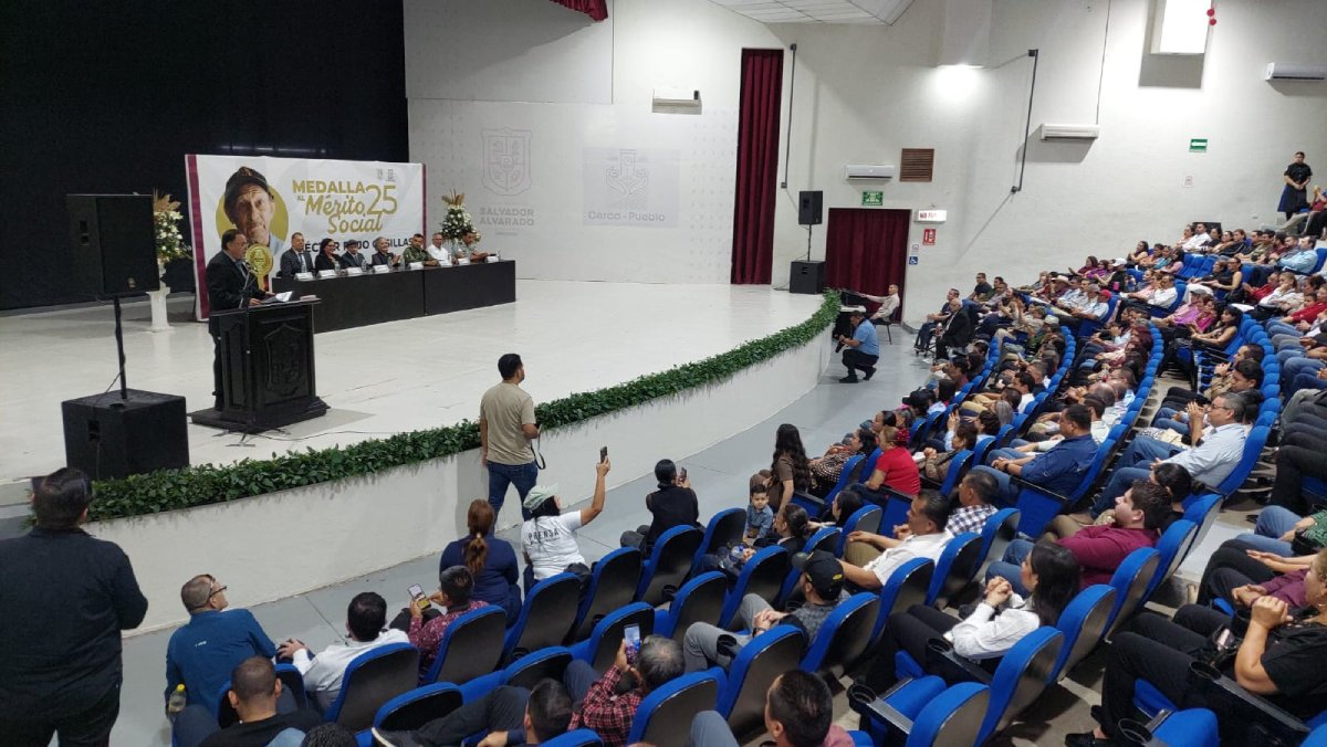 medalla al merito social en salvador alvarado sin