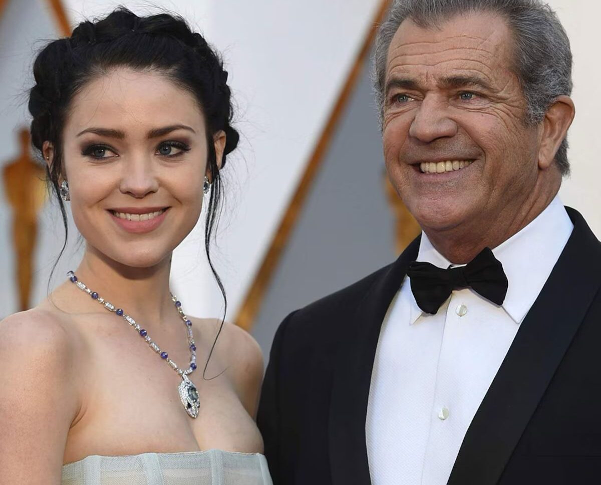 Mel Gibson y la guionista Rosalind Ross