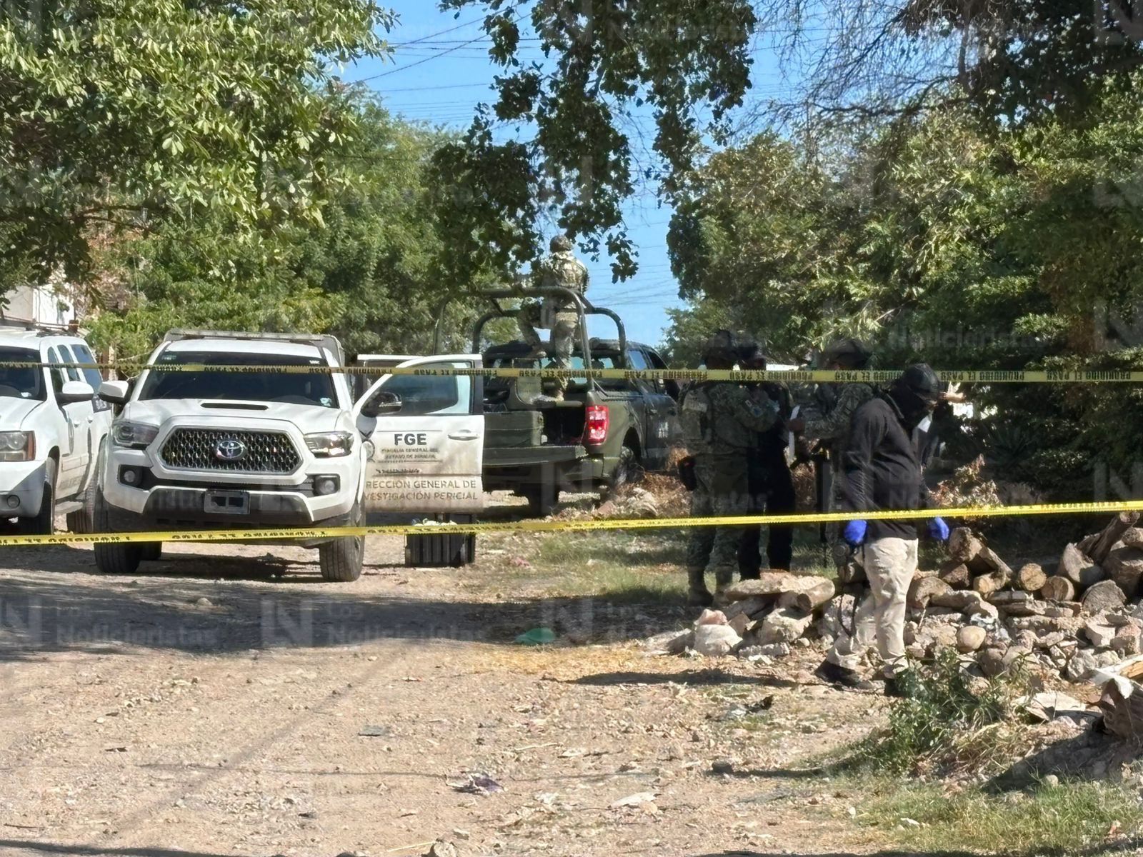 FGE y militares resguardan domicilio donde asesinaron a dos hermanos