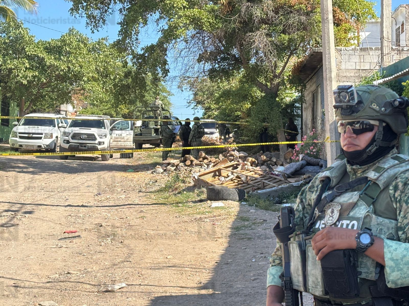 FGE y militares resguardan domicilio donde asesinaron a dos hermanos