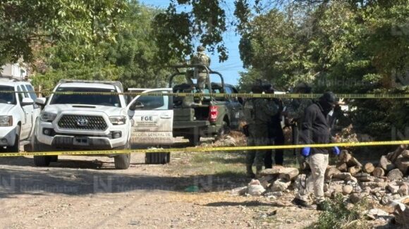 Dentro de un domicilio ejecutan a balazos a dos hombres en la colonia Díaz Ordaz de Culiacán, Sinaloa