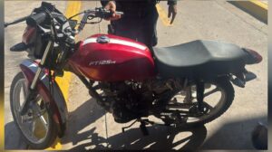Moto sin placas