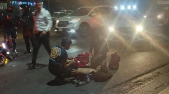 Motociclista resulta con fractura en la pierna derecha tras accidente vial en Mazatlán, Sinaloa