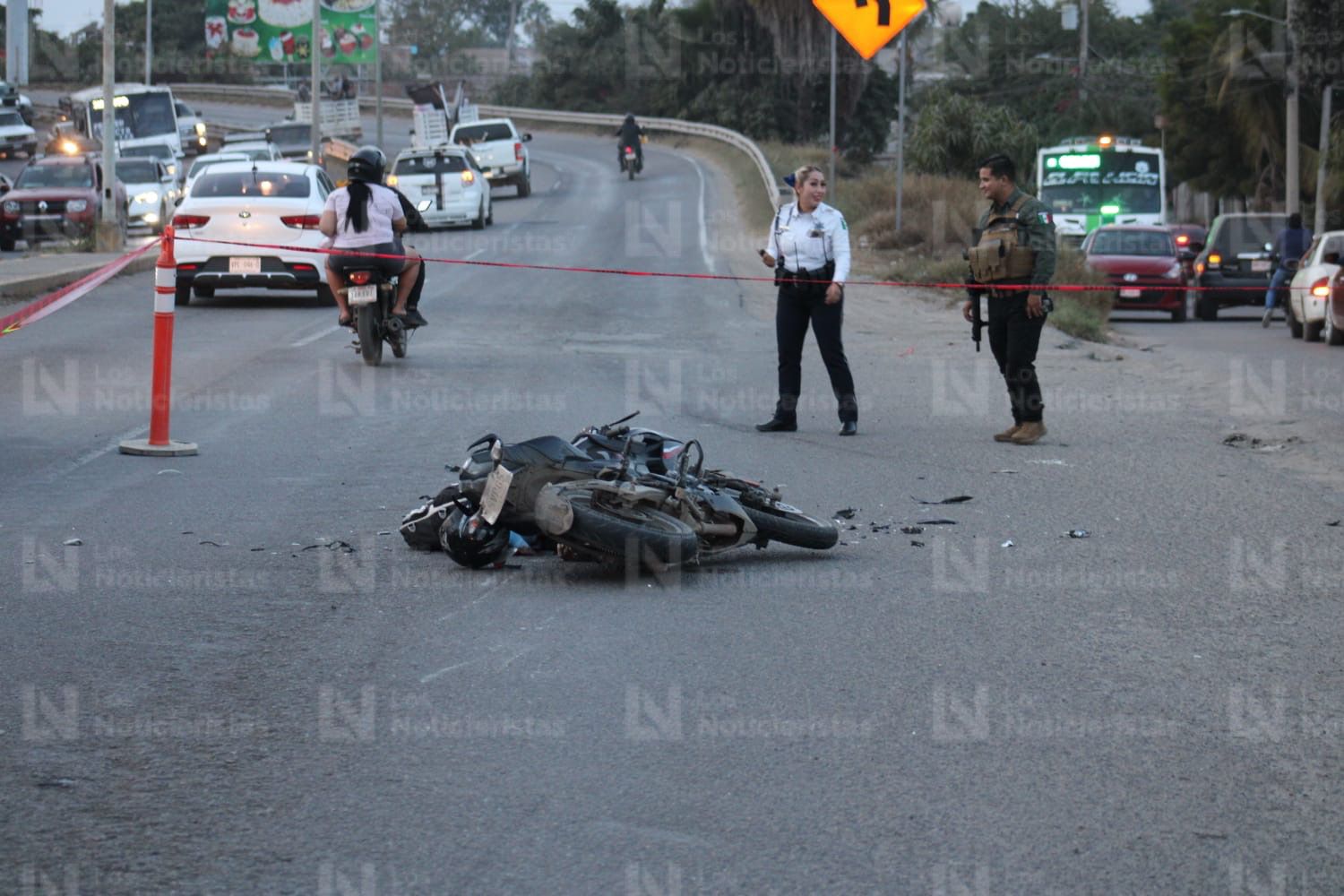 Motociclista muere tras choque en la Av. Gabriel Leyva, en Mazatlán