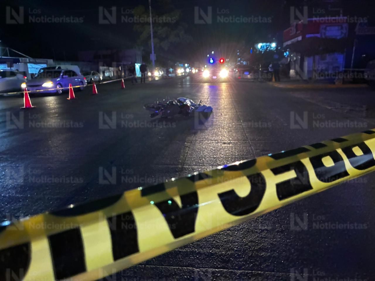 Motociclista muere tras impactarse contra un camión en Los Mochis, Sinaloa