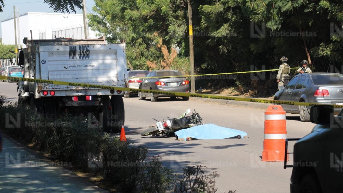 motociclista pierde la vida tras chocar con camion de volteo en mazatlan sinaloa