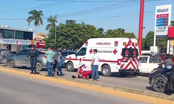 Mujer lesionada tras choque en Guasave, Sinaloa