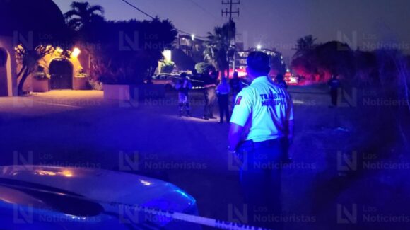 Trágica volcadura en playa Cerritos deja una mujer sin vida y un joven lesionado en Mazatlán, Sinaloa