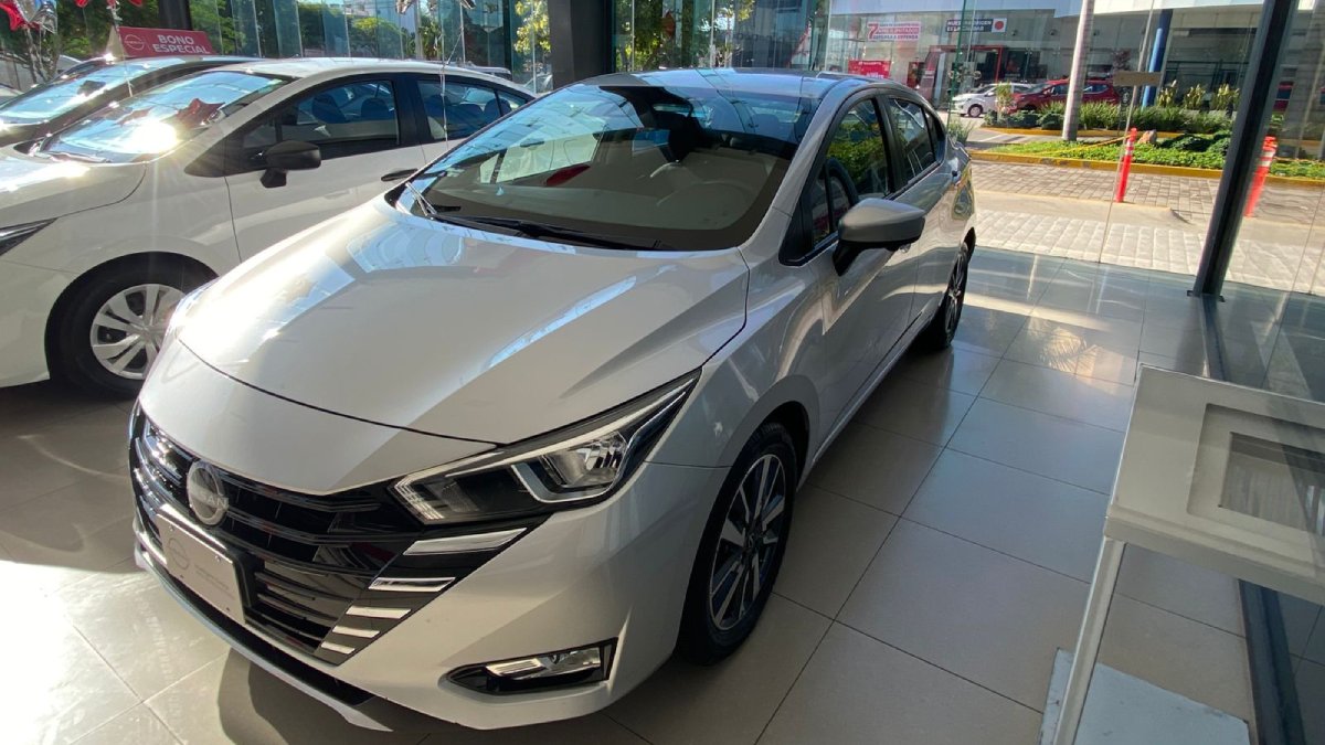nissan anuncia gran liquidacion de demos y seminuevos gris