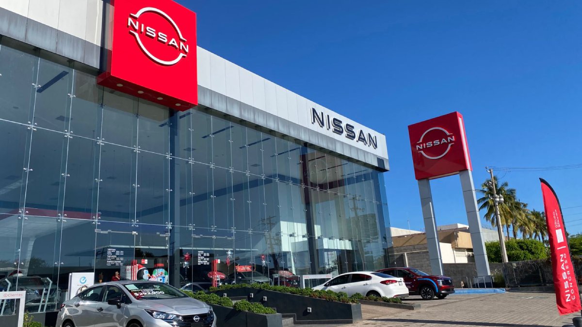 nissan anuncia gran liquidacion de demos y seminuevos