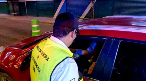 ¡Subiditos de tono! 22 conductores resultan sancionados durante el fin de semana en alcoholímetro de Mazatlán, Sinaloa