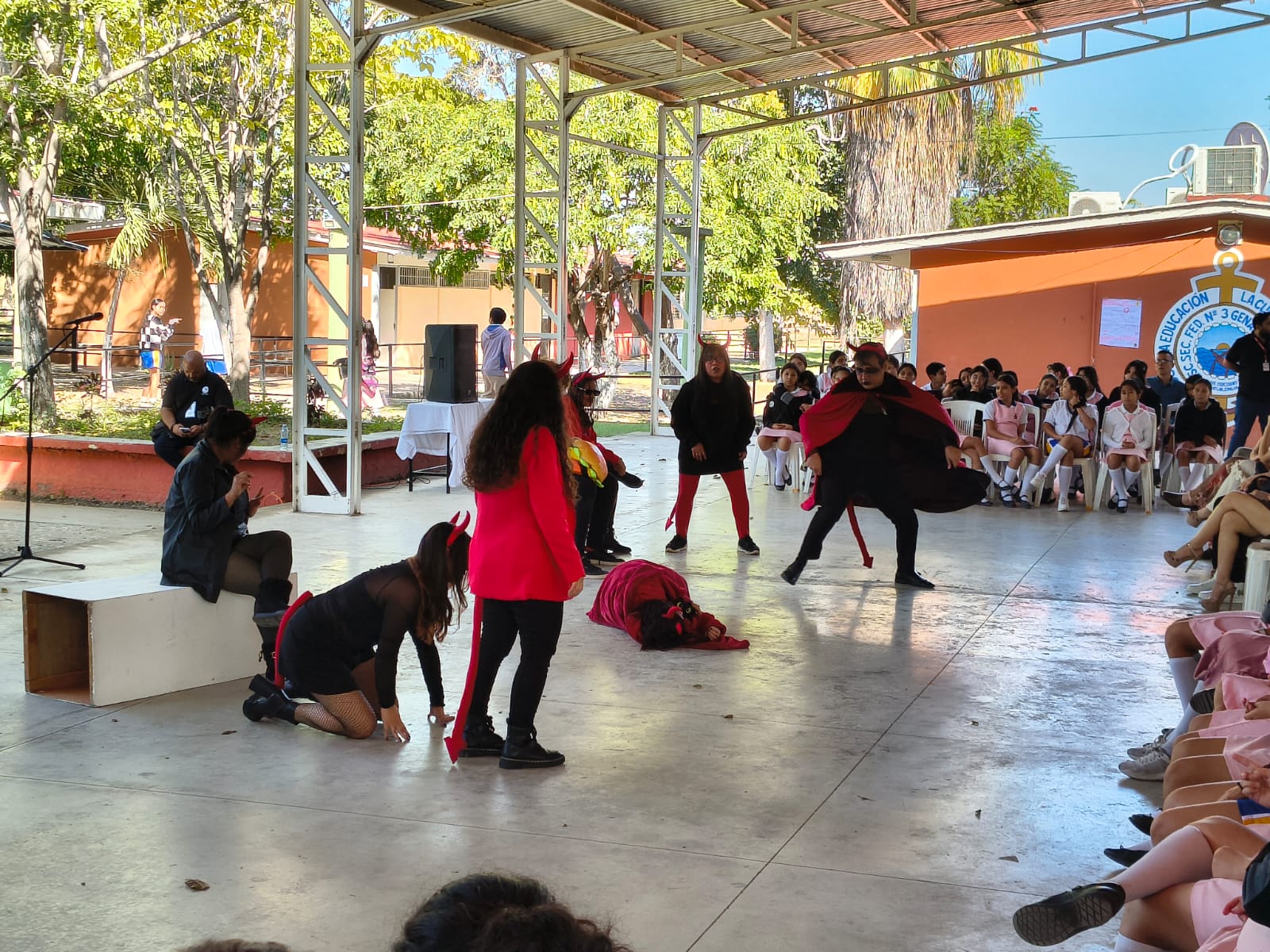 Pastorela en la secundaria Número 3 “Genaro Estrada” en Mazatlán