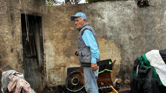 “Lo perdimos todo” | Don Fili y su hermano Toto piden ayuda tras incendio de su vivienda en la colonia 72 de Los Mochis, Sinaloa