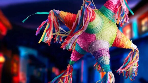 Piñatas de siete picos: origen, significado y vigencia en la Navidad mexicana