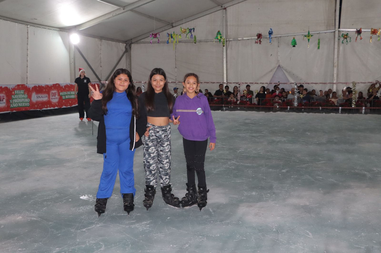 Pista de hielo en El Rosario, Sinaloa