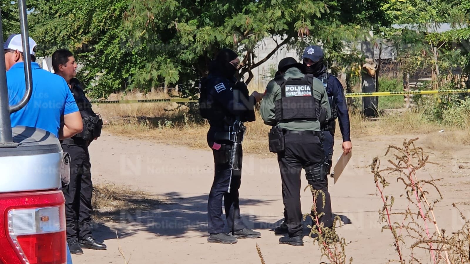 Agentes de la policía de investigación de la FGE